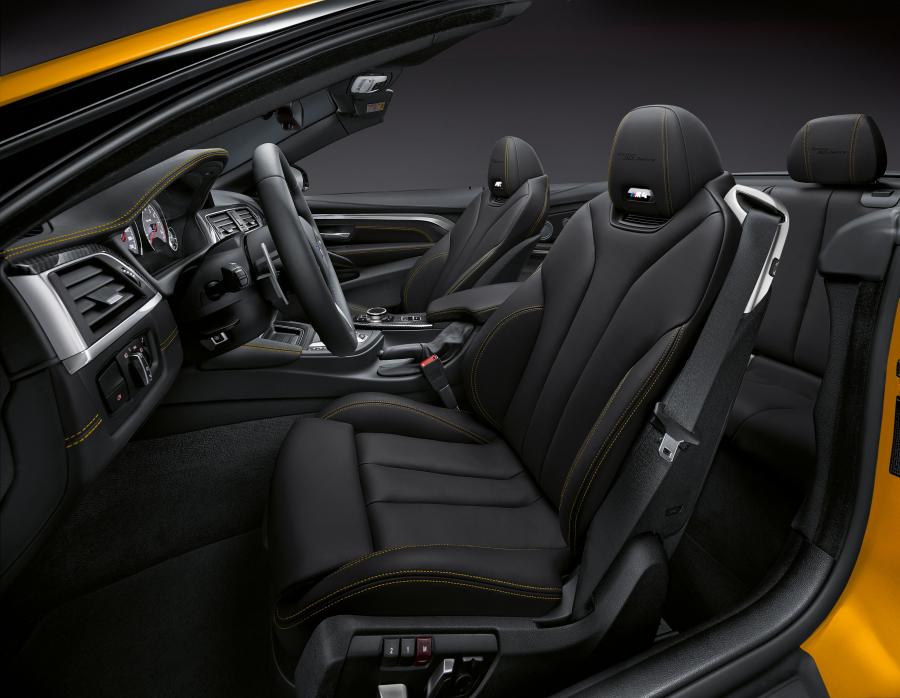 Интерьер BMW M4 Convertible 30 Jahre Edition (F83) 2018 года  (WW) (фото 6 из 14)